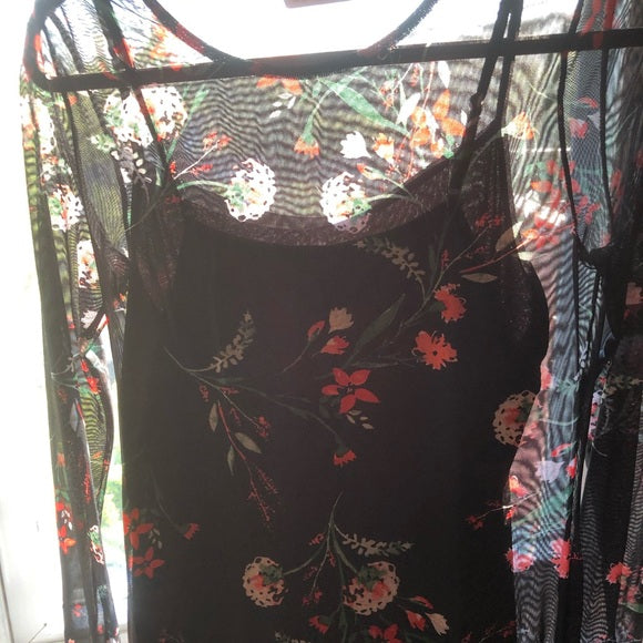 Vestido floral transparente negro con forro