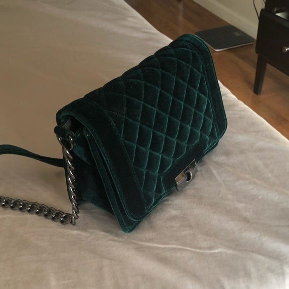 Monedero de terciopelo verde esmeralda