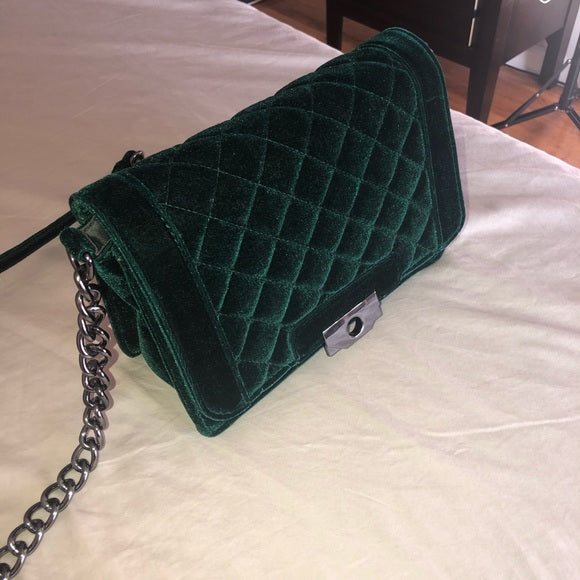 Monedero de terciopelo verde esmeralda